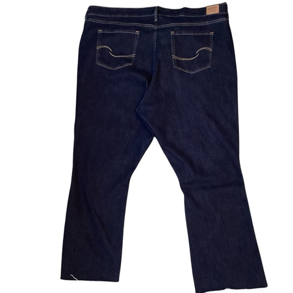 Plus Size, Levi's Signature Mid Rise Blue Boot Cut Jeans, Size 24M 33W/28L LV005 - Picture 3 of 11